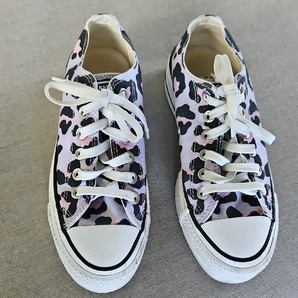 Converse Women's Stylish Leopard Animal Print Sneakers 6 - Picture 2 of 12